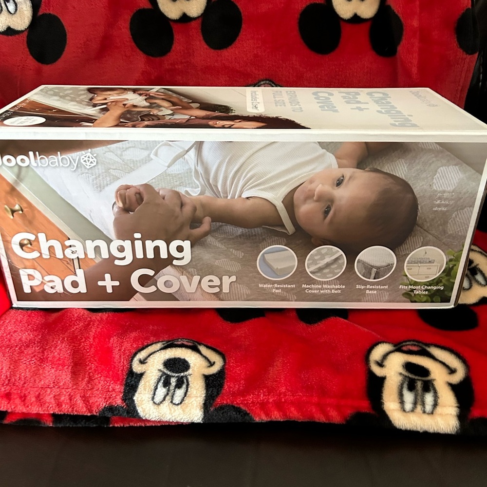 Jool Baby changing pad & washable cover, Non-slip.